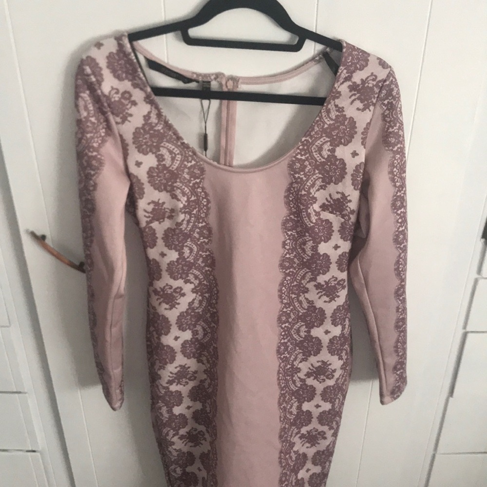 Lace print side dress